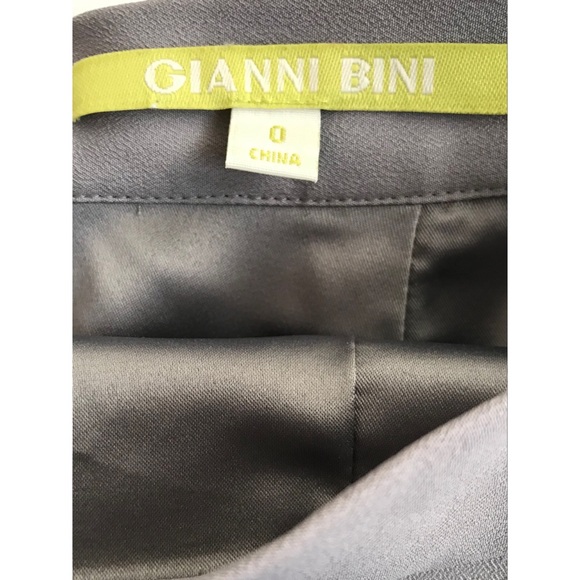 Gianni Bini Women’s Tiered Gray Mini Skirt Size 0 - Picture 4 of 6
